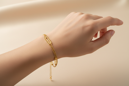 Minimalist Chain Bracelet on Model Hand